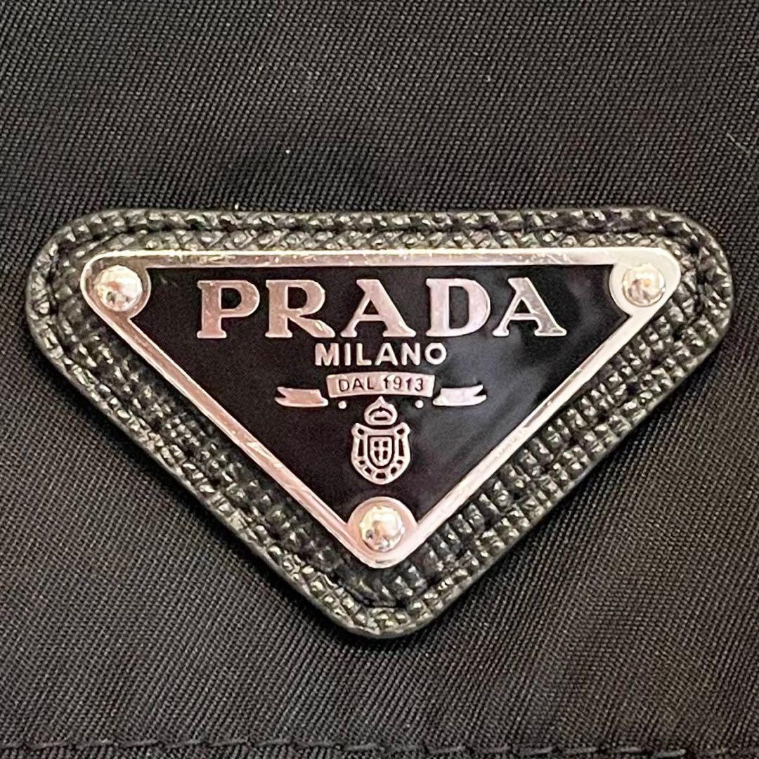 未使用級 23年製 プラダ リナイロン ショートパンツ 36 ブラック 国内正規