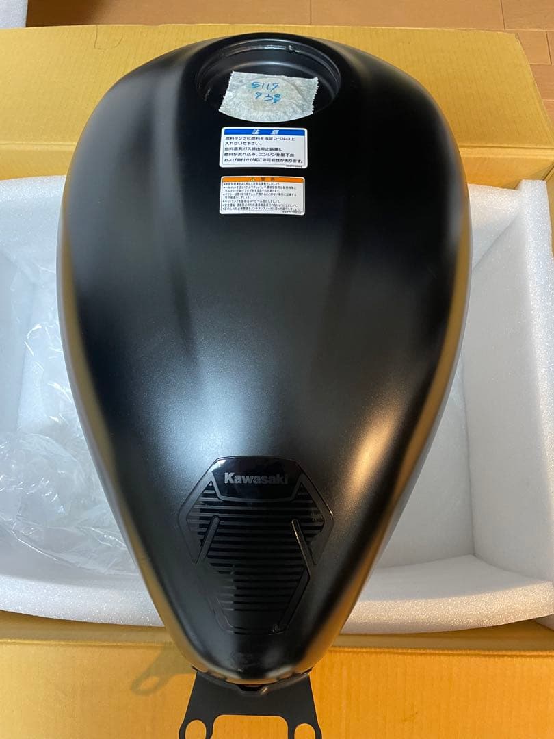Kawasaki 新型Eliminator 黒 タンク タンクパッド付き