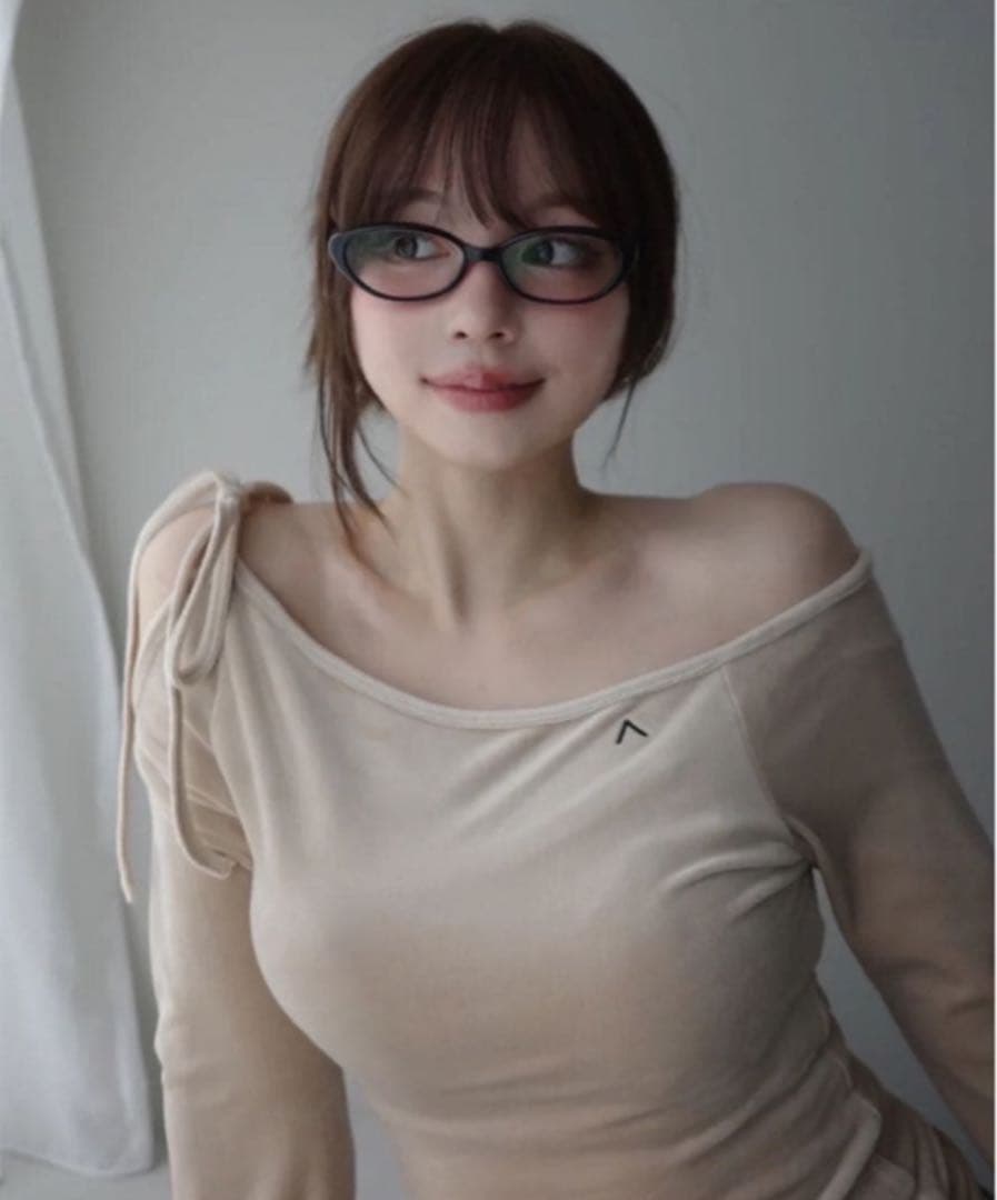 ANDMARY☆Ruth velour tops beige新品未使用タグ付き