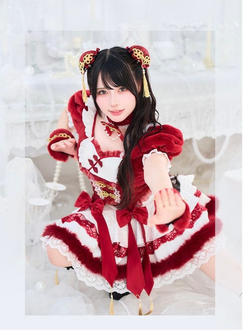 可愛い赤と白のチャイナドレス風コスプレ衣装