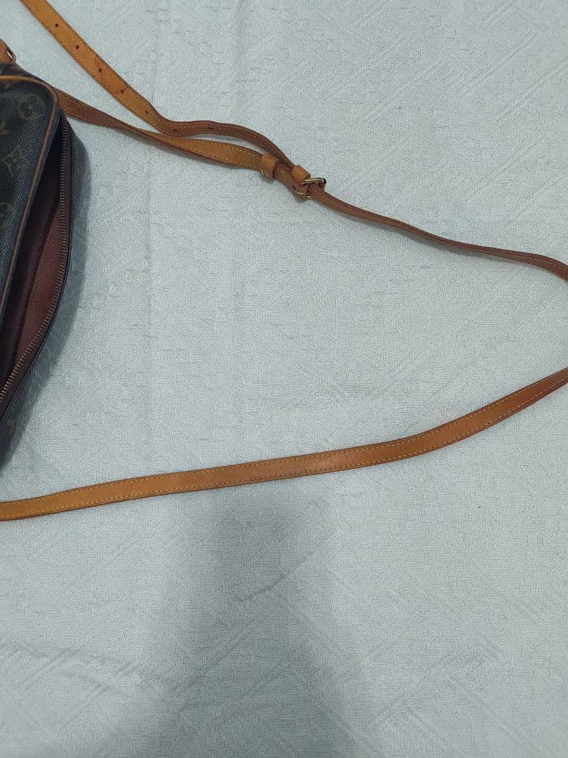 LOUIS VUITTON ショルダーバッグ