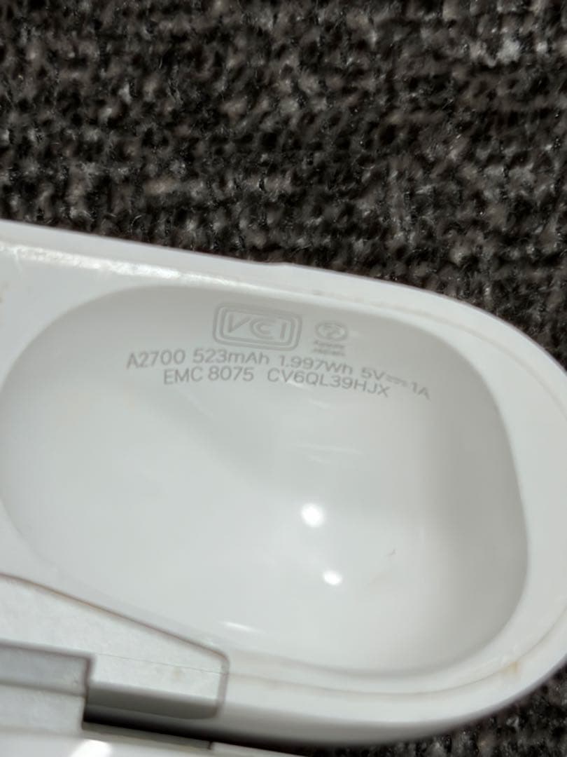 AirPods Pro2（充電ケース+イヤホン付き）