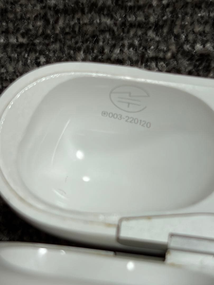 AirPods Pro2（充電ケース+イヤホン付き）