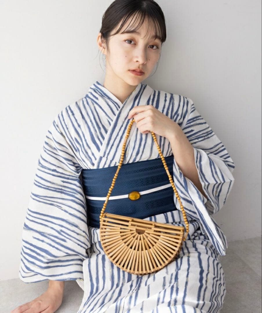 ゆかた館グレース『白と青のストライプデザインの浴衣・帯・下駄セット』