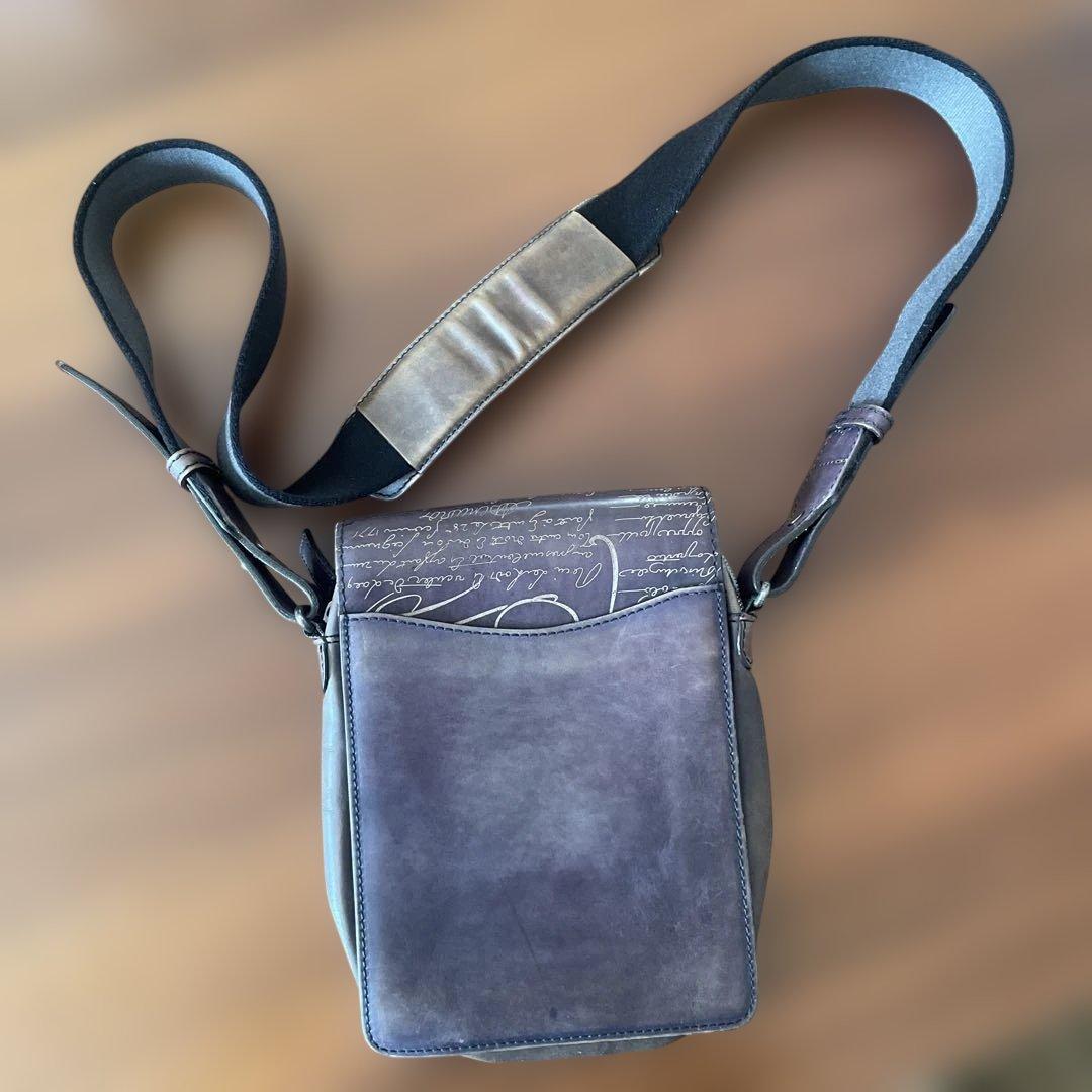 BERLUTI ベルルッティ　ショルダーバッグ サコッシュ カリグラフィ　オルガ