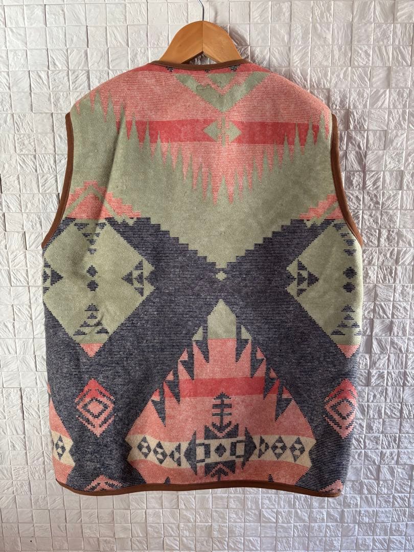 キャピタル KAPITAL ボアライニング ベスト ネイティブ柄