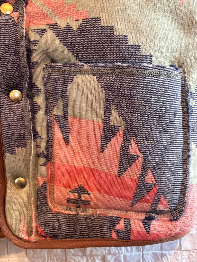 キャピタル KAPITAL ボアライニング ベスト ネイティブ柄