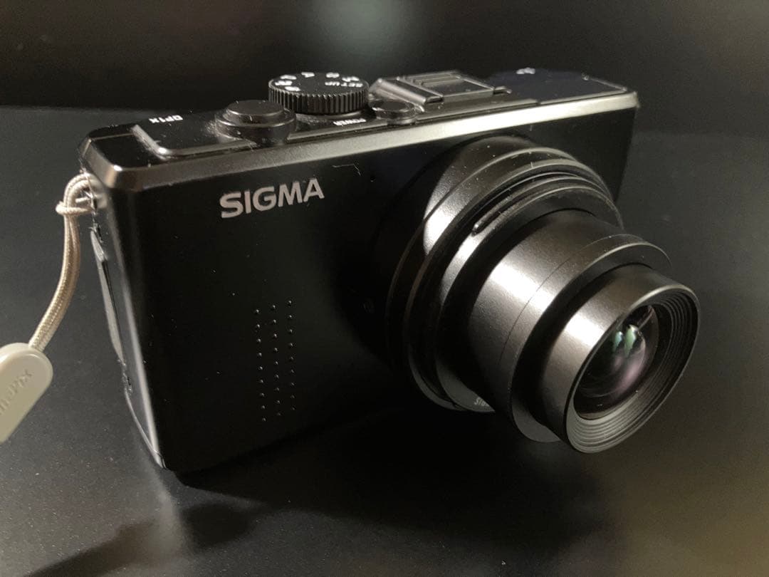ジャンク美品　SIGMA DP1x コンパクトデジタルカメラ　バッテリー２個付