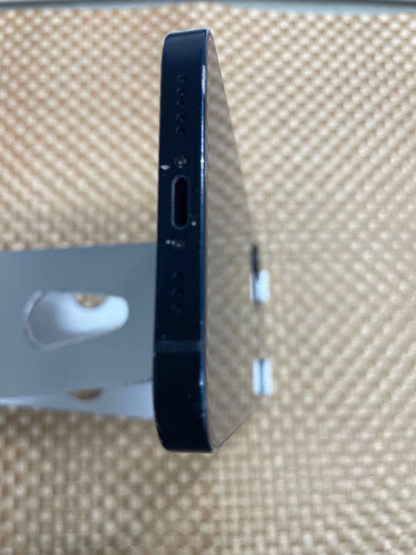 iPhone 12 64 GB ブラック SIMフリー【8389】