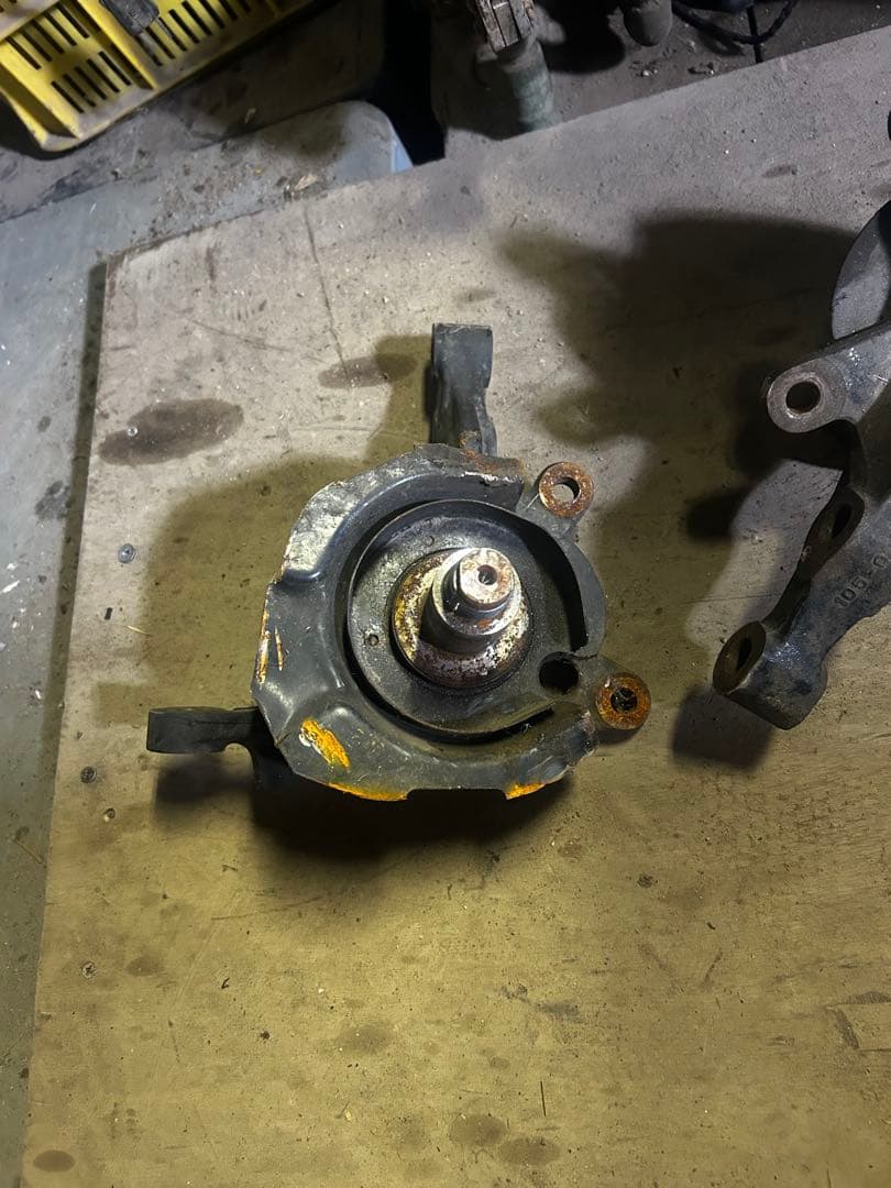 s15 s14 c35ローレル　純正ナックル