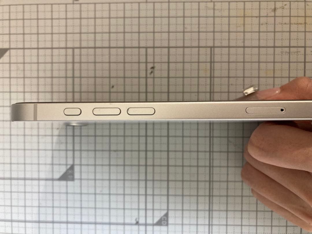 ✨iPhone 16e 電池100% 128GB✨即購入⭕️最終値下げ‼️