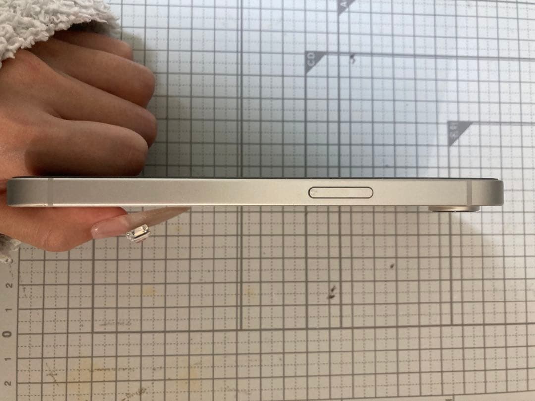 ✨iPhone 16e 電池100% 128GB✨即購入⭕️最終値下げ‼️