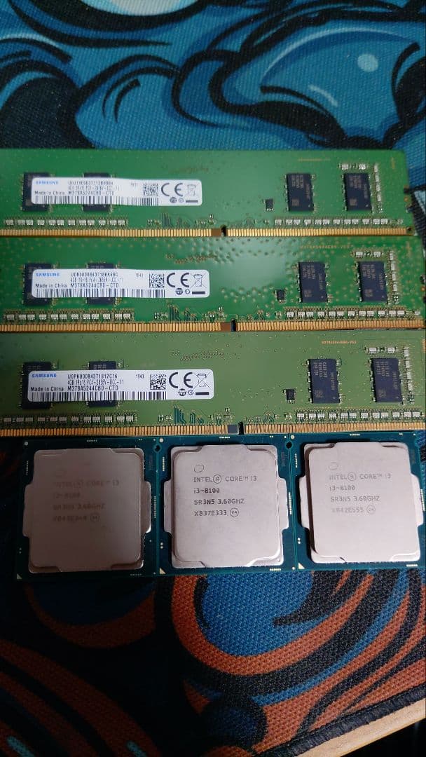 DDR4メモリ3枚、CPU3枚セット