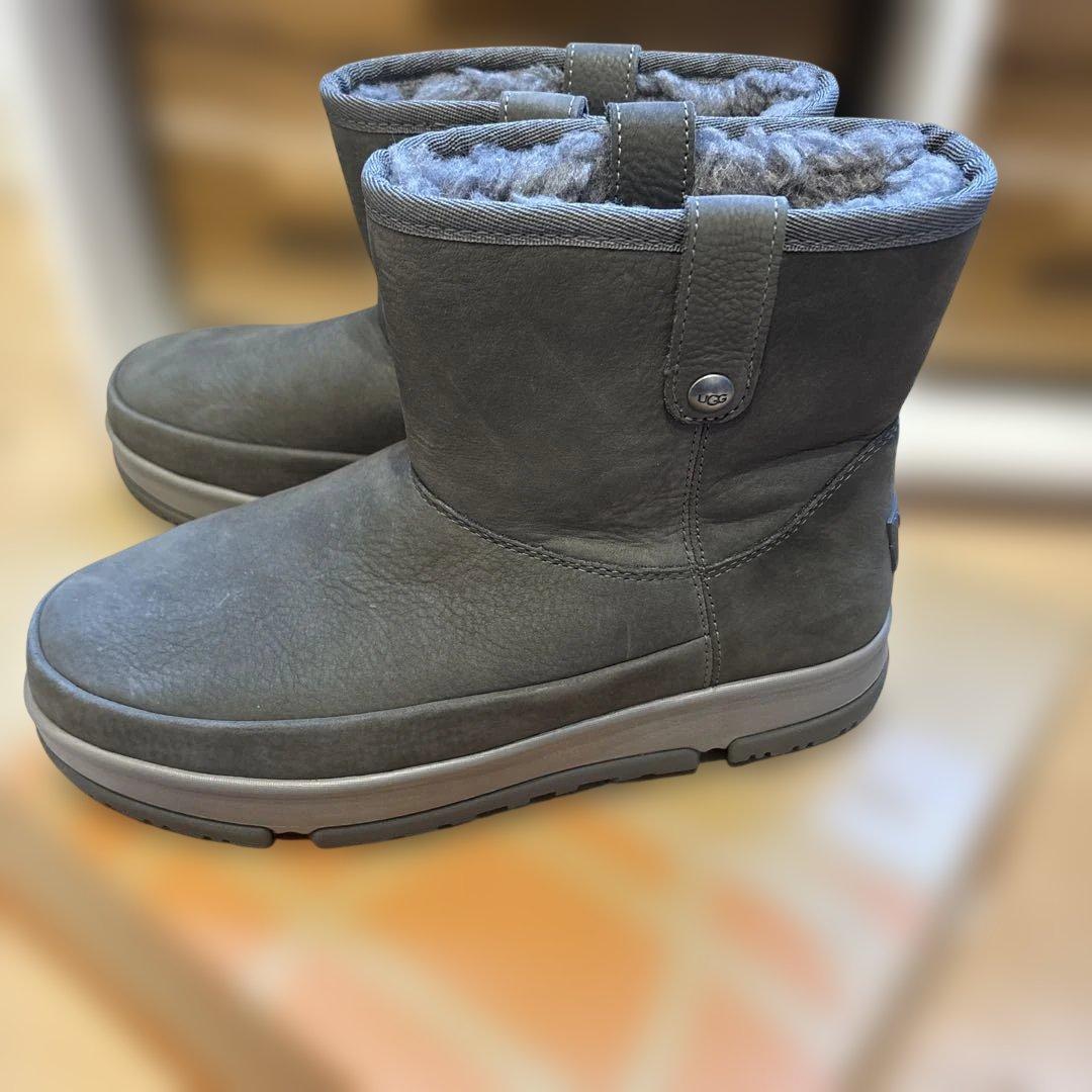 UGG W CLASSIC WEATHER MINI グレー　ブーツ　防水