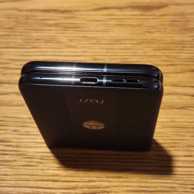 スマートフォン本体 Motorola razr 50 ultra