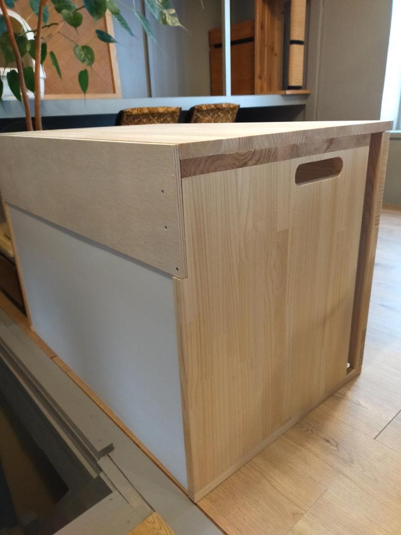 デオトイレ快適ワイドにぴったりな猫トイレカバー　ストッカー付き　(無塗装)