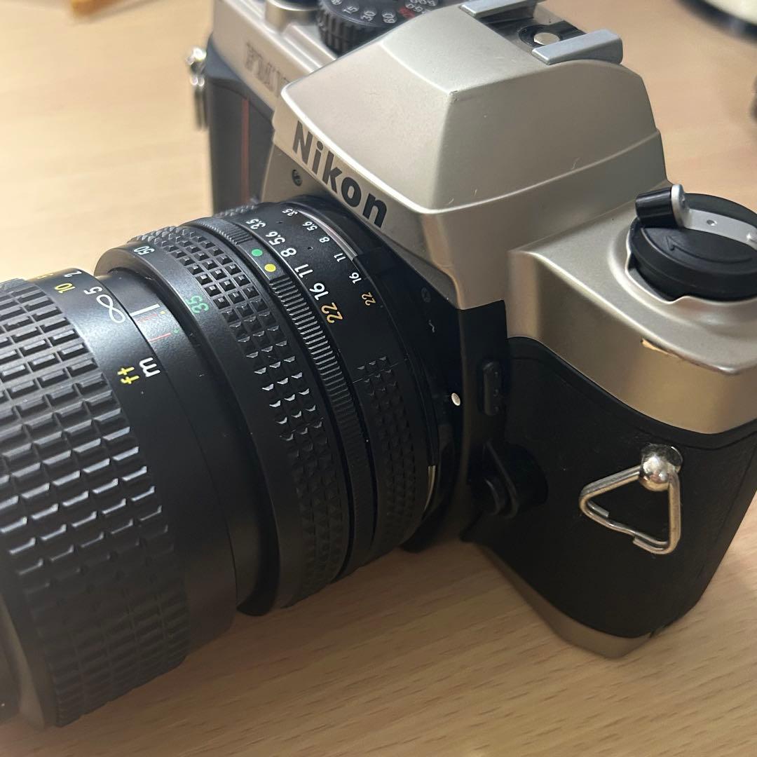 Nikon FM10 一眼レフカメラ 35-70mmレンズ、カメラケース付き