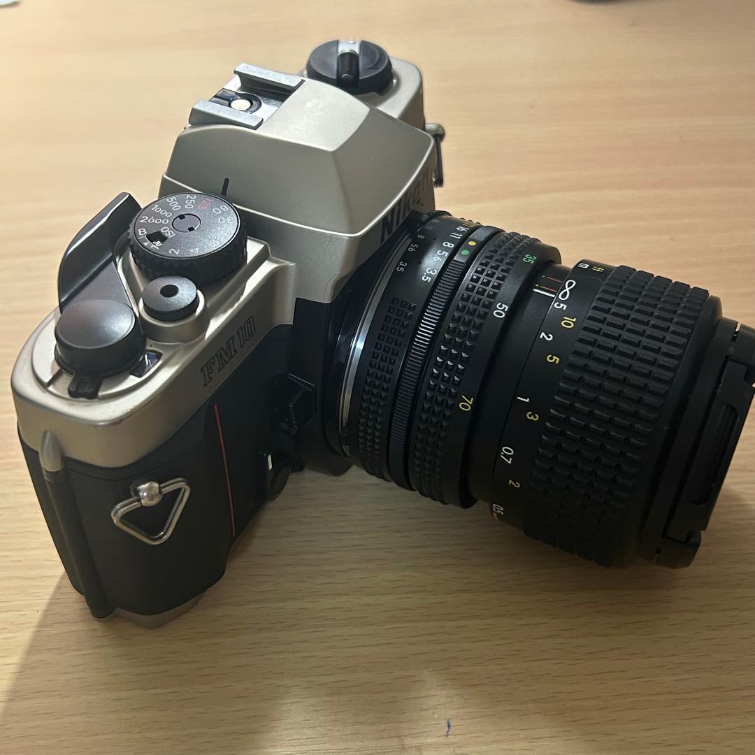 Nikon FM10 一眼レフカメラ 35-70mmレンズ、カメラケース付き