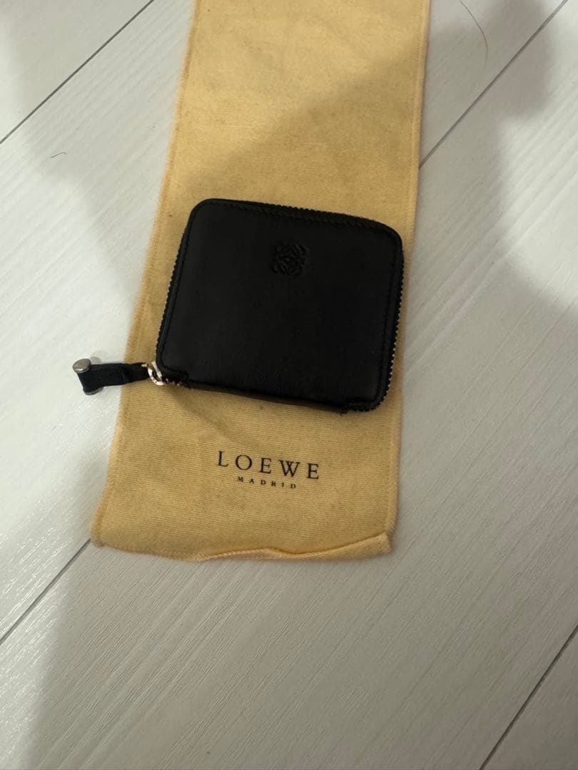 LOEWE ブラックレザーケース