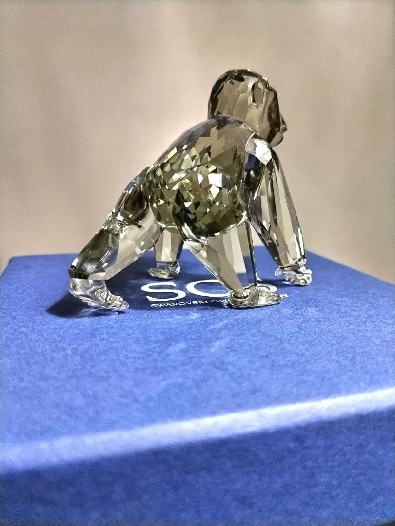 スワロフスキー 2009年度SCS作品 /ゴリラの赤ちゃん　置物