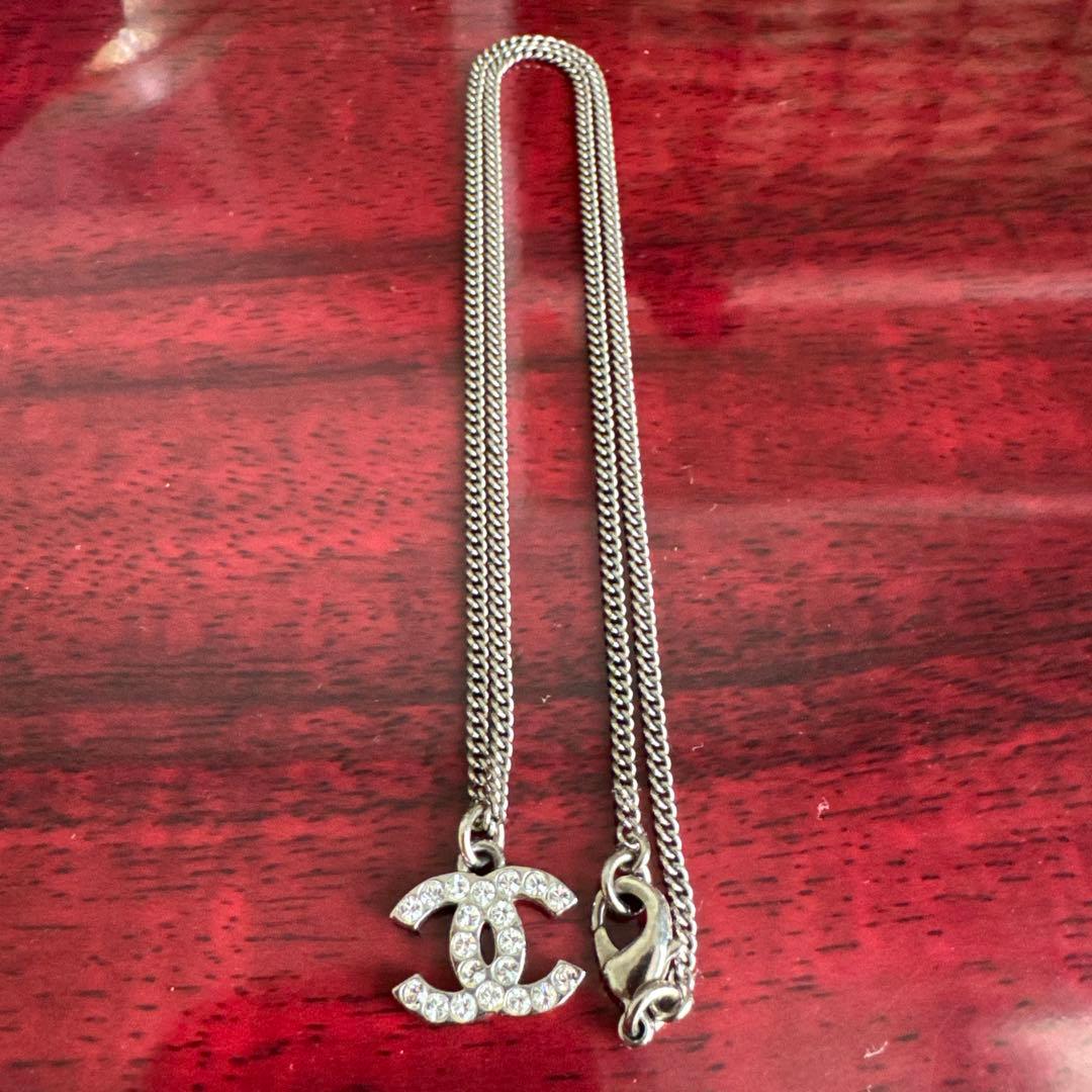 シャネル ロゴ ネックレス