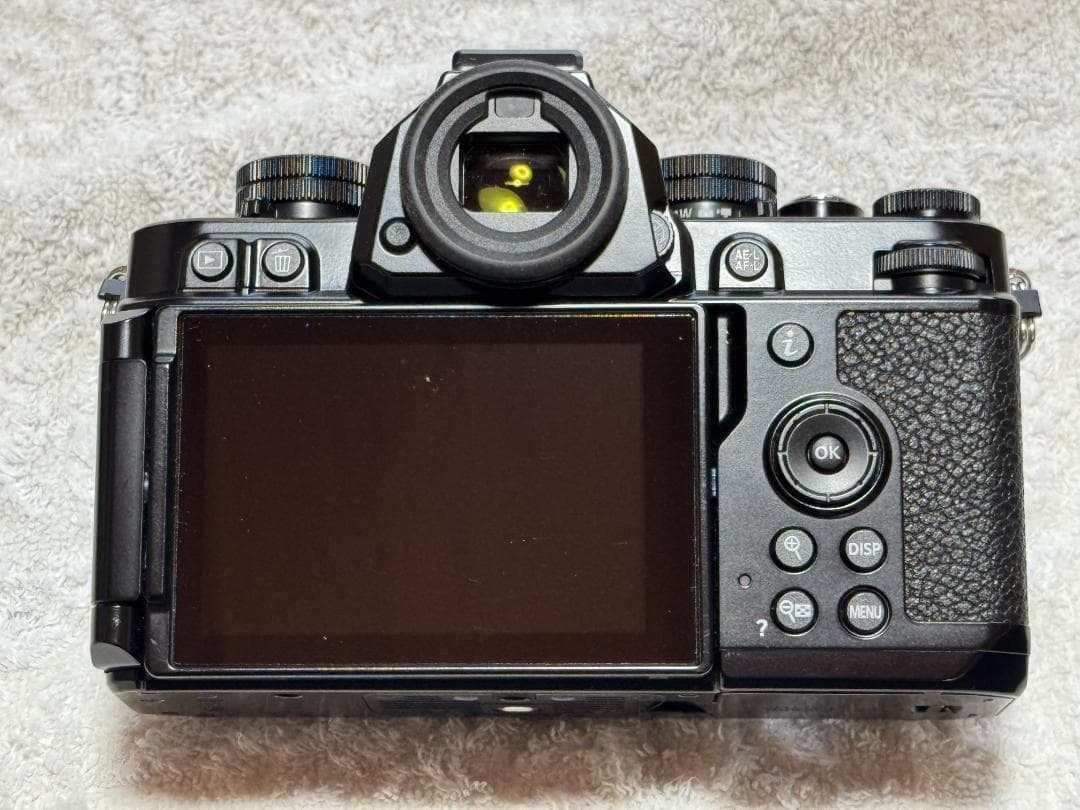 美品　Nikon Zf NIKKOR 40mm f/2 レンズキット　ブラック