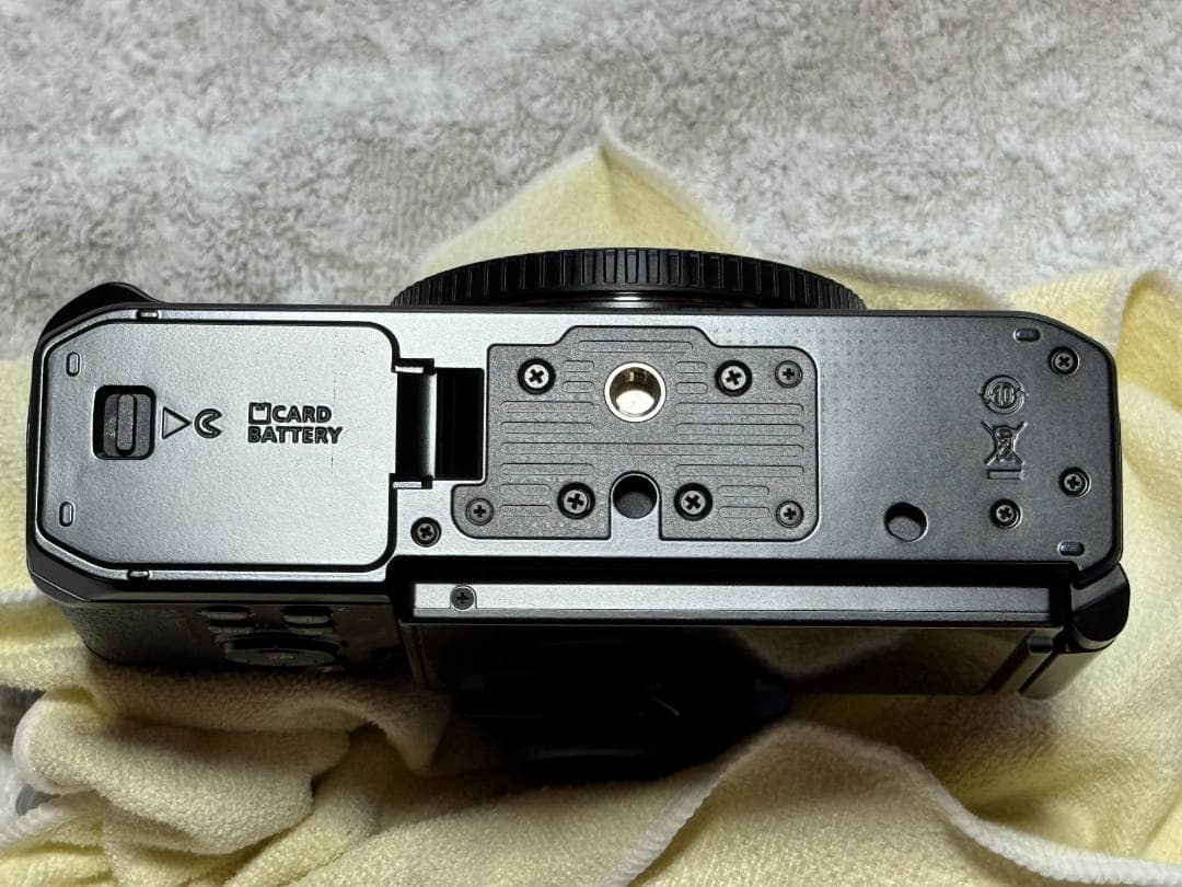 美品　Nikon Zf NIKKOR 40mm f/2 レンズキット　ブラック