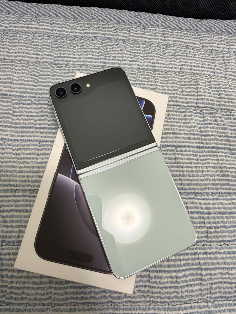 N*z様 Galaxy Z Flip5 256GB ミント SIMフリー ケース