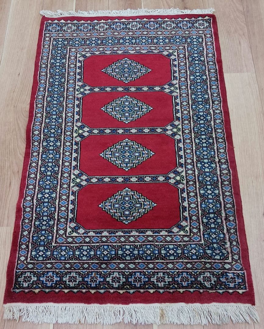 Y2270-2 パキスタン産 ウール 手織り 絨毯 120×77㎝