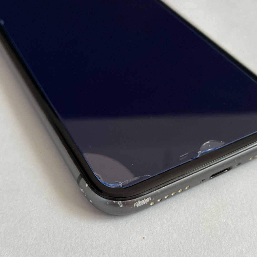 Apple iPhone 11 128GBブラック 本体 レンズ・背面ひび割れ