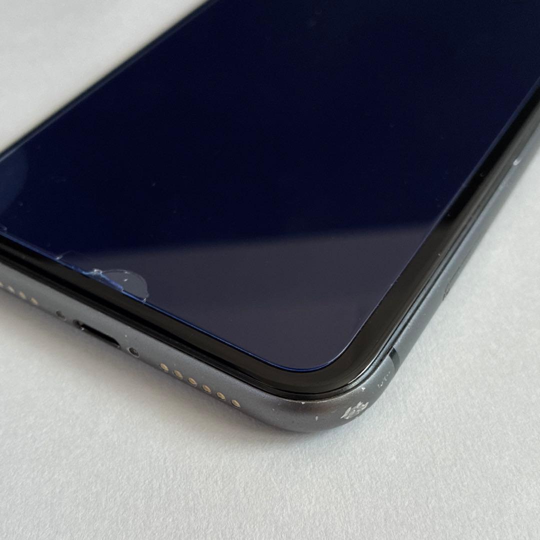 Apple iPhone 11 128GBブラック 本体 レンズ・背面ひび割れ