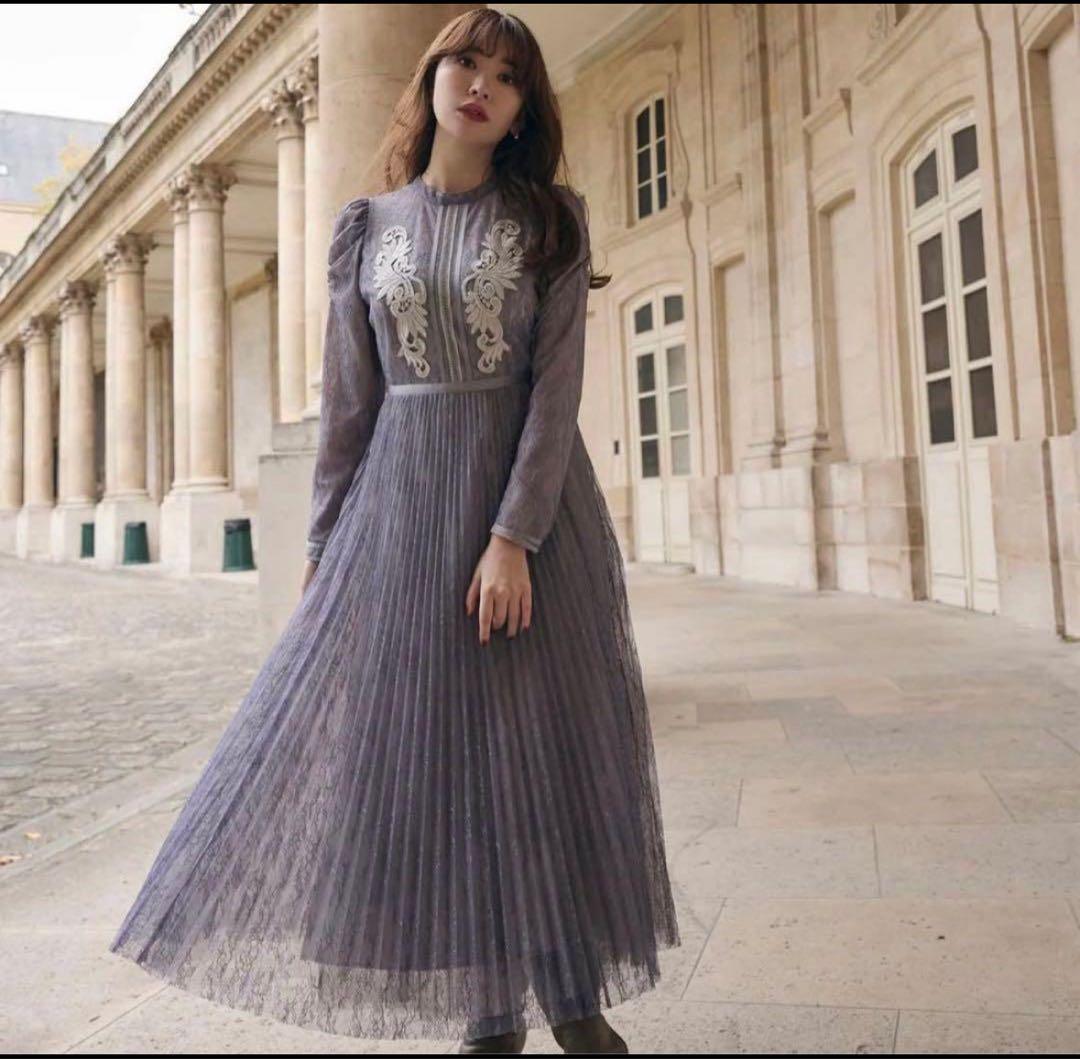 ワンピース Herlipto Lace-Trimmed Pleated Long Dress