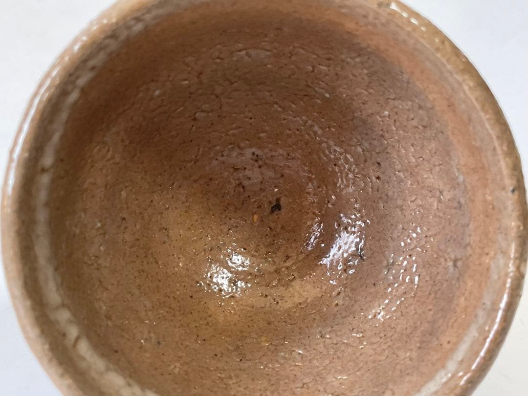 陶芸家　作家物　岡本作礼　唐津井戸　ぐい呑　井戸ぐい呑　梅花皮　酒器　酒盃　共箱