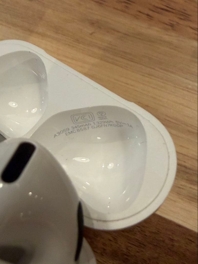 AirPods 4 本体 ANC ノイズキャンセリング