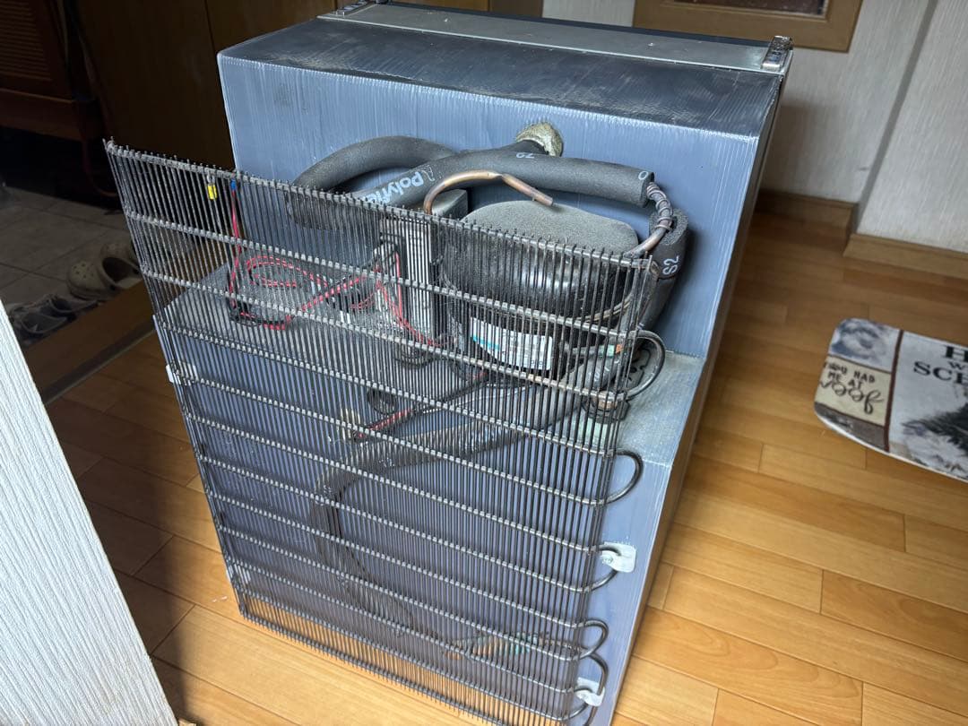 キャンピングカー冷蔵庫　65L