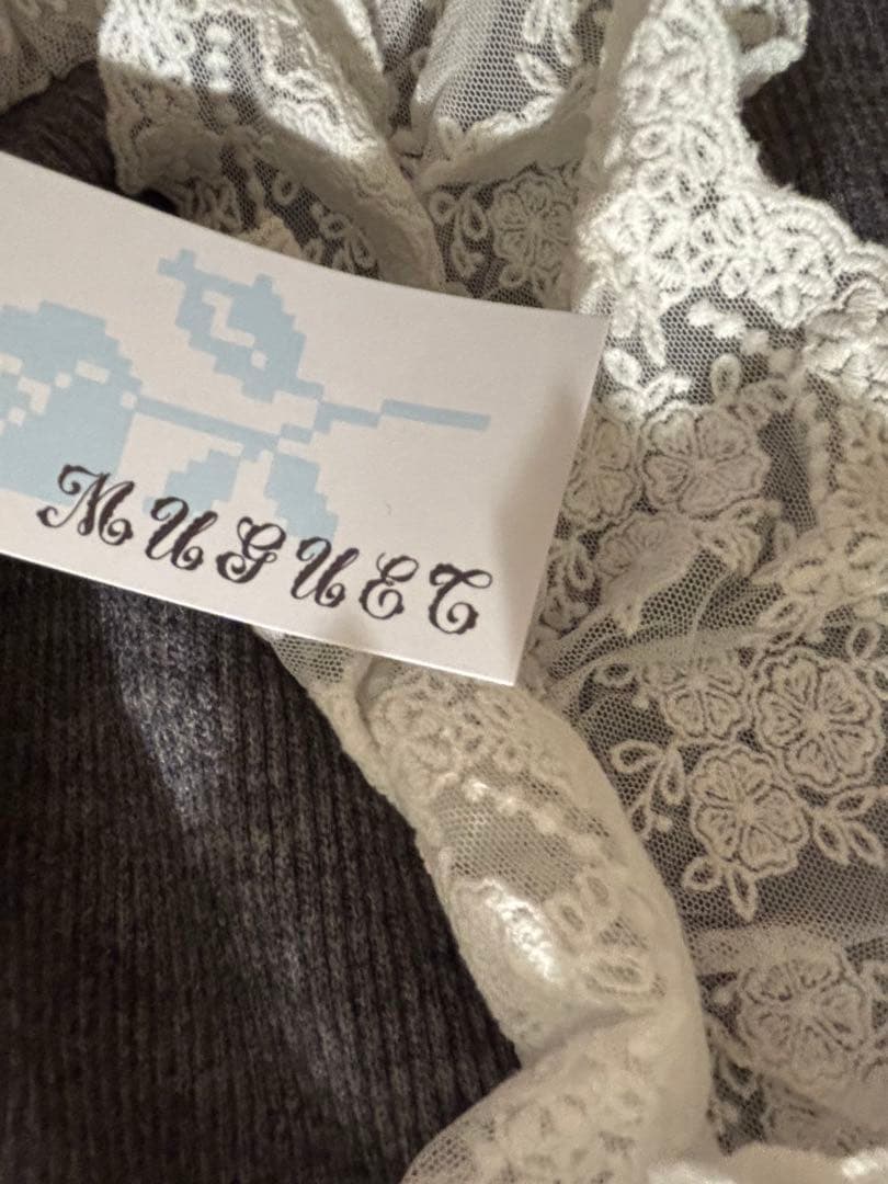 MUGUET レースフリルリブトップス グレー