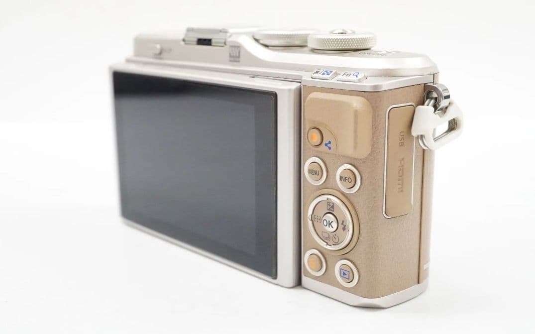 【本日中で削除】OLYMPUS PEN E-PL10 ベージュ