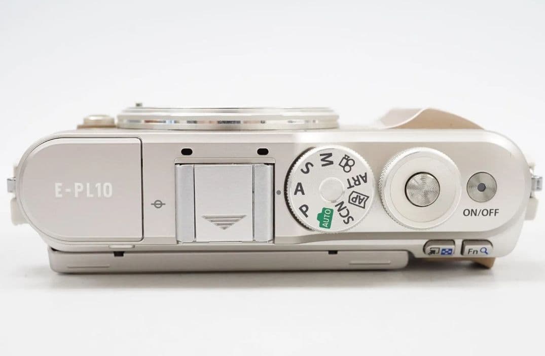 【本日中で削除】OLYMPUS PEN E-PL10 ベージュ