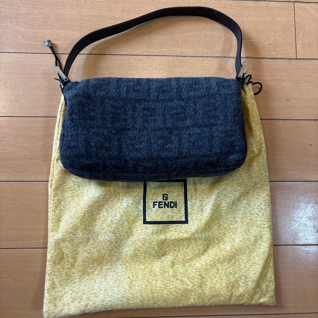 FENDI マンマバケット 編み込み ウール カシミヤ ニット
