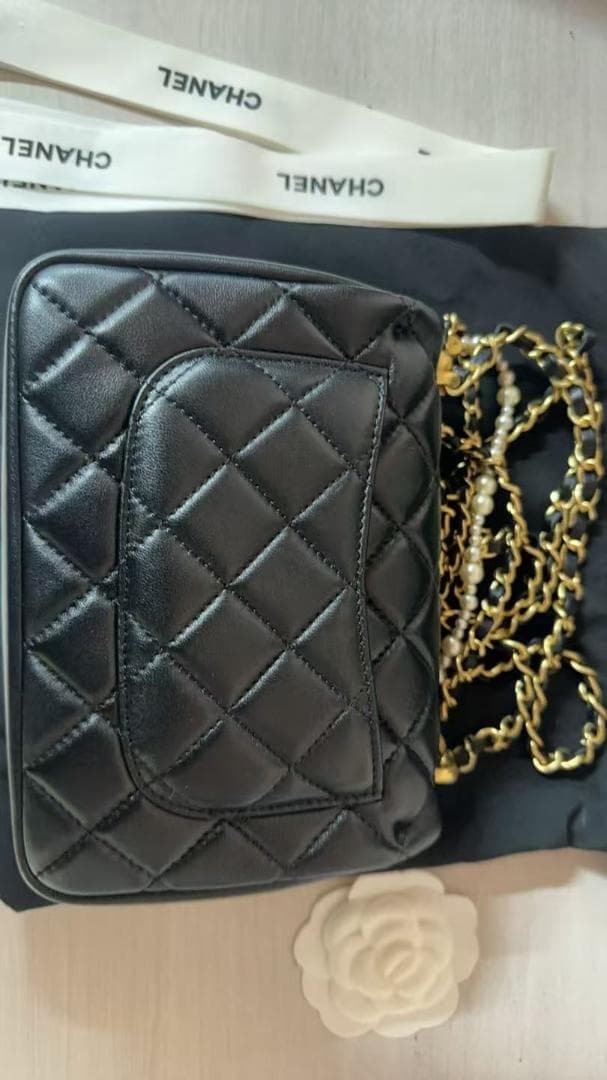 ブラック キルティング ショルダーバッグ