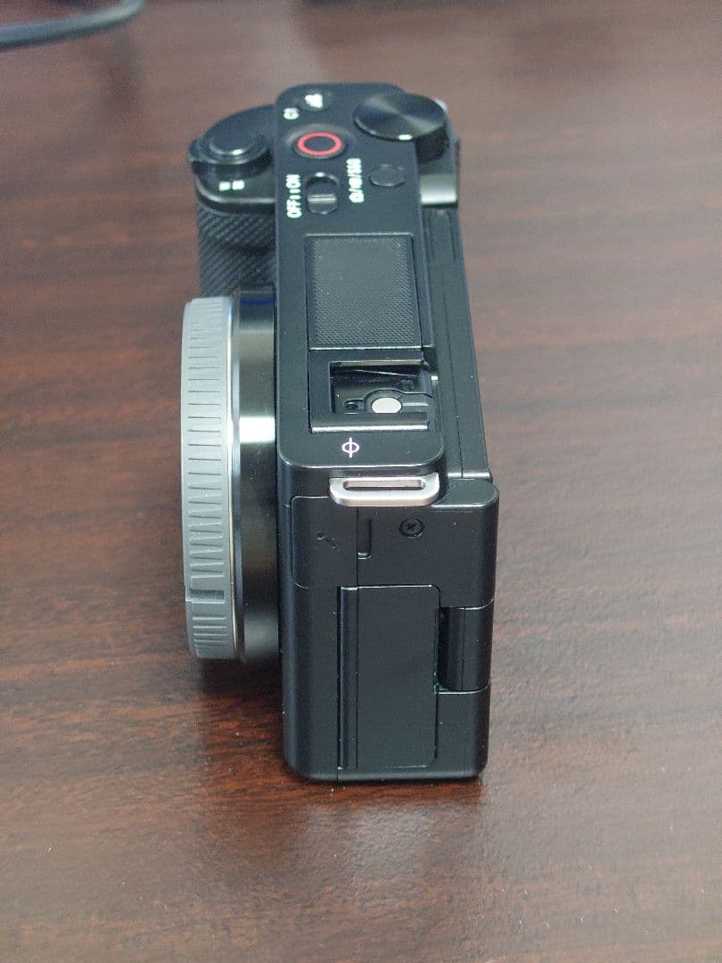 SONY vlogcam ZV-E10 ボディ　＋予備バッテリ、チャージキット