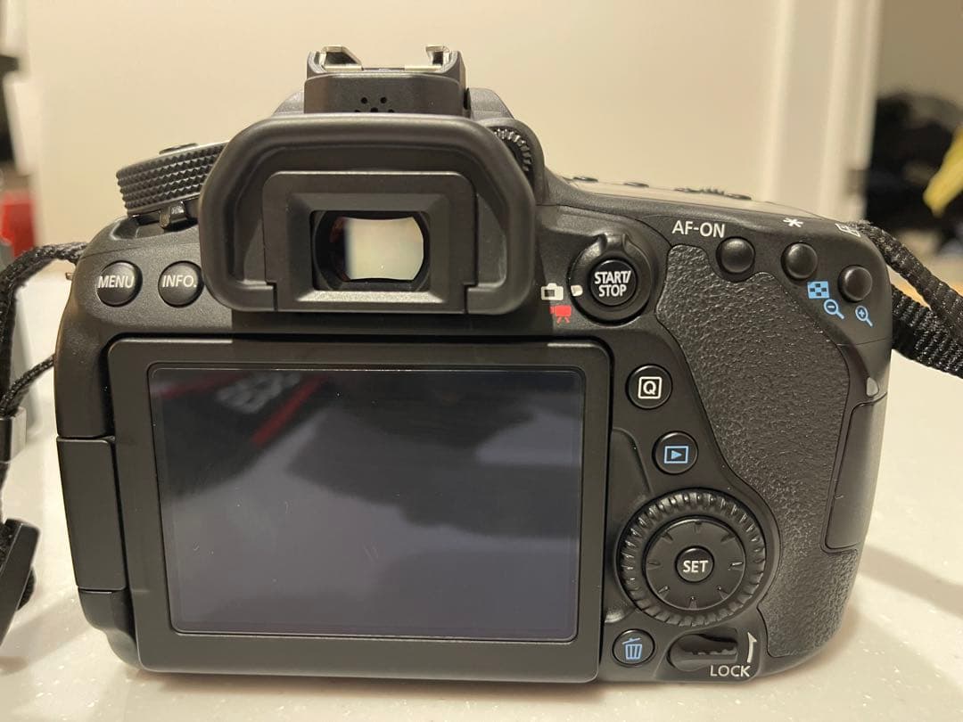 Canon EOS 80D デジタル一眼レフカメラ