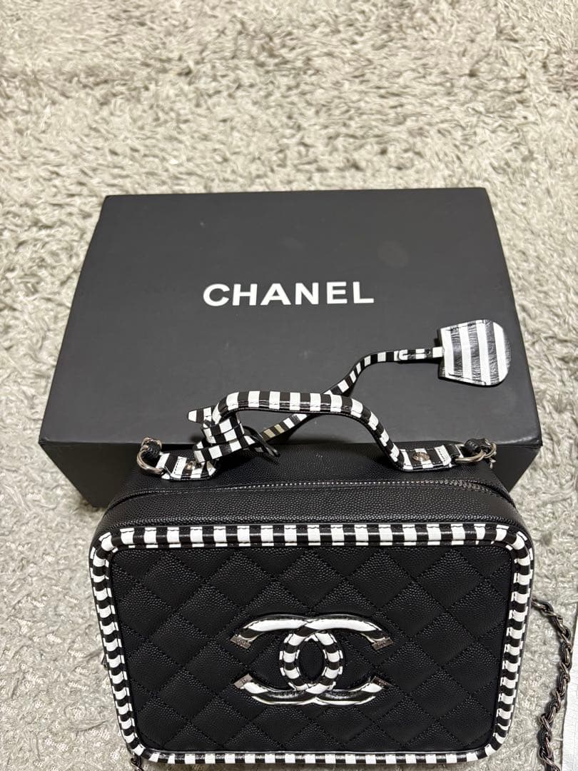 モノトーン　バニティ　ショルダー　ノベルティ