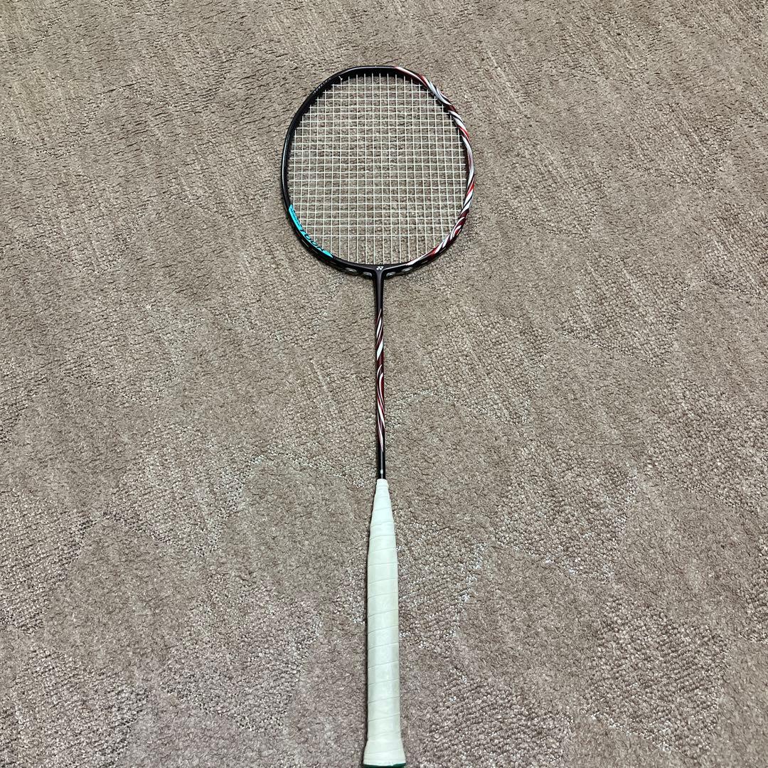 アストロクス　100TOUR 4u6バドミントンラケット