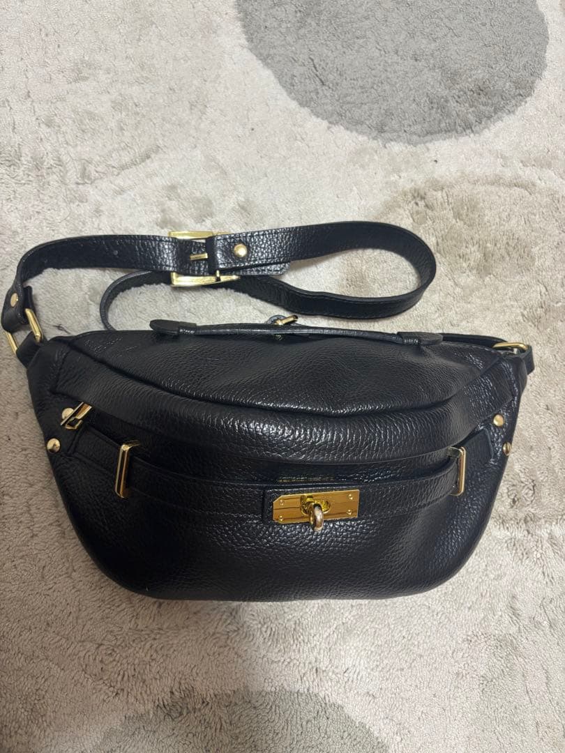 限定お値下げ　AULENTTI ボディーバック　ショルダーバック　ウエストバック