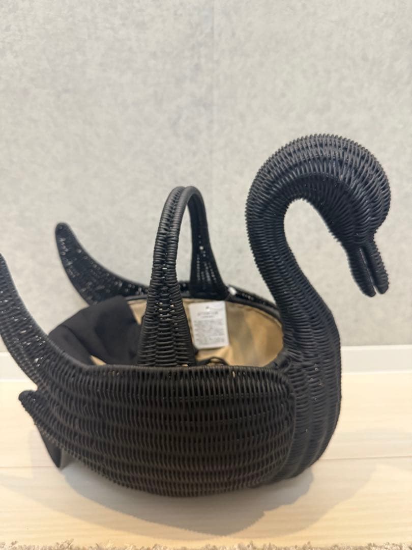 ブラック 白鳥型 かごバッグ