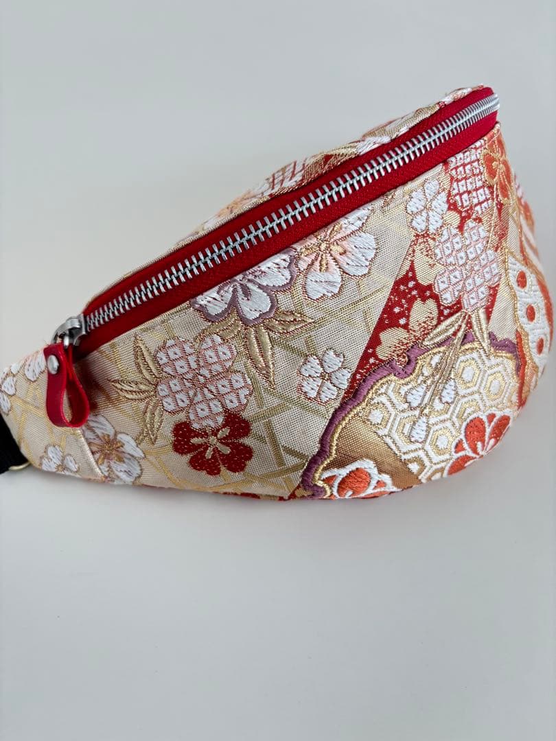 帯リメイク クロスボディバッグ｜華やかな花柄｜和モダンボディバッグ｜一点物