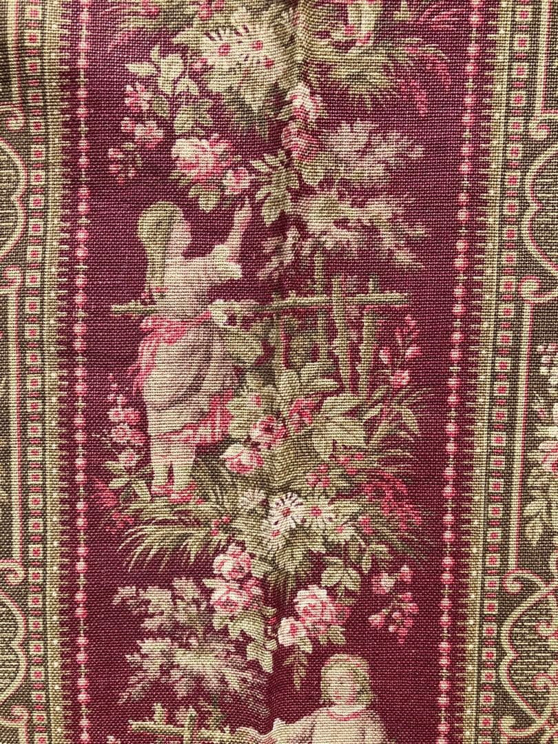 1900年代初頭頃　レア　ボルドー色の花摘みの少女の綿布　フランスアンティーク