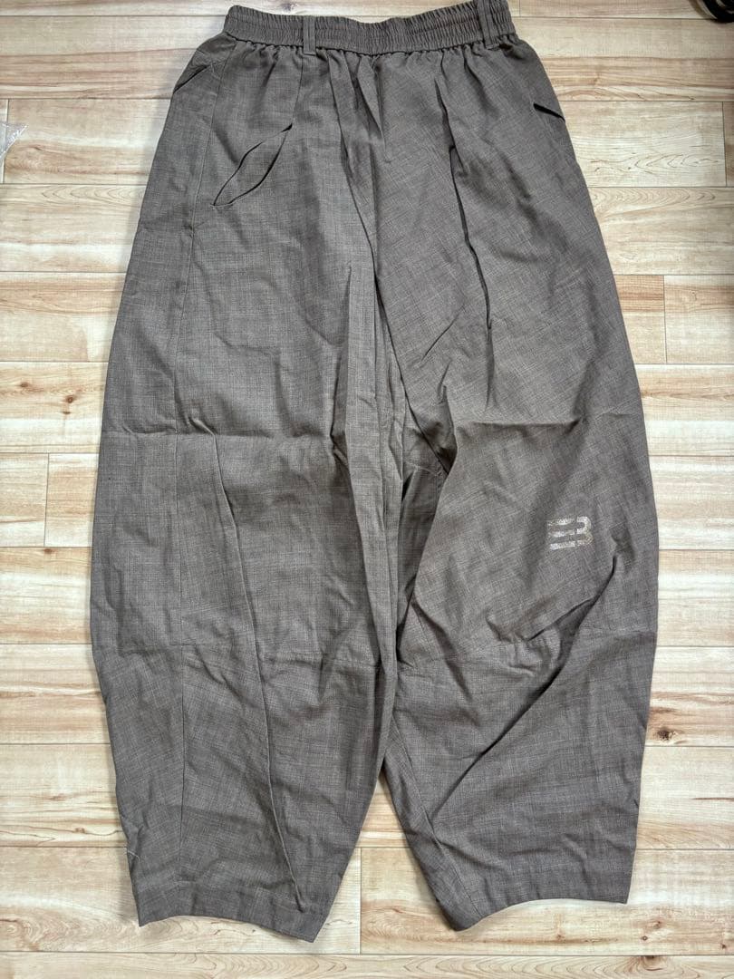 NAMESAKE ネイムセイク イージーパンツ ブラウン