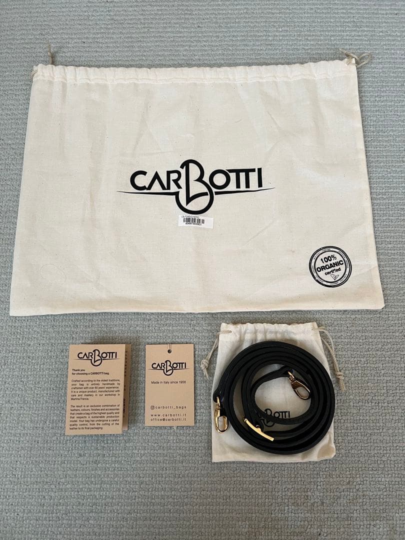 【新品未使用】CARBOTTI GRETA245 ブラック